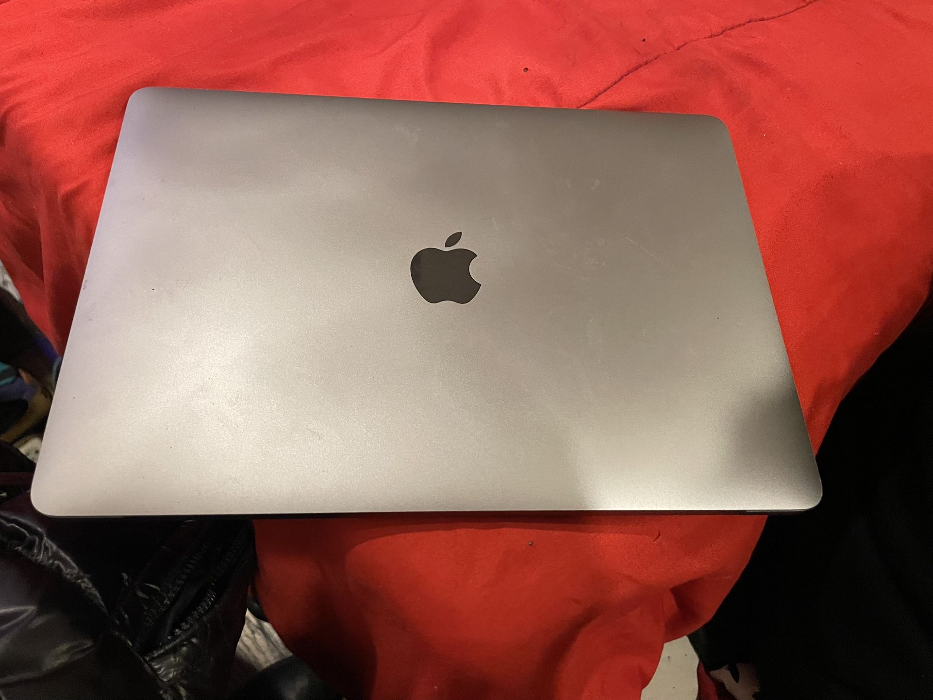 MacBook Air  2020 13inch Unlocked 8gb