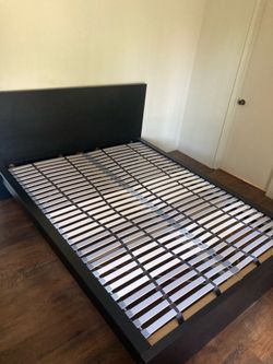Queen Platform Bed Frame near UTC – Excellent Condition