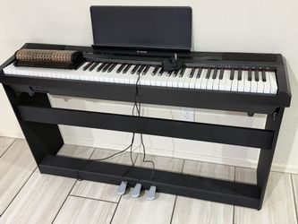 New: Piano - Never used