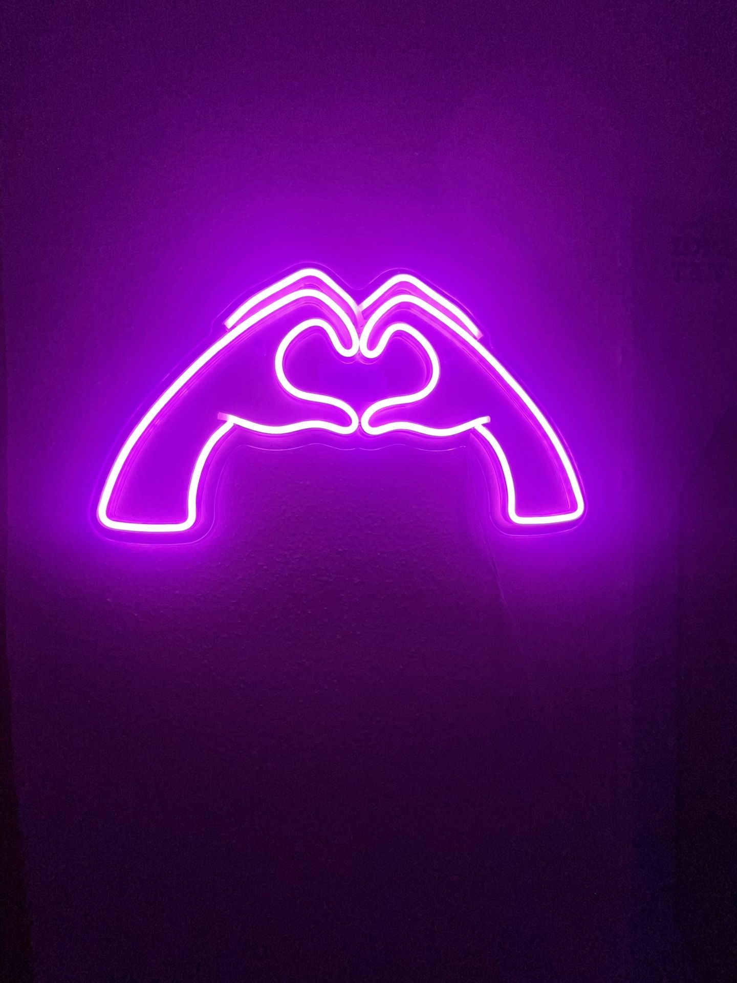 pink/purple neon hand heart led sign