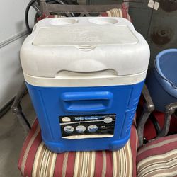 Igloo Ice Chest -50 Qt large size