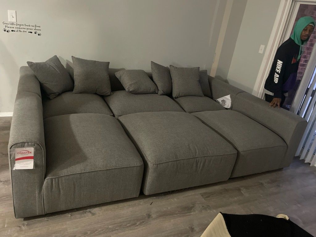 SIX PIECE BRAND NEW GREY SECTIONAL SAME DAY DELIVERY