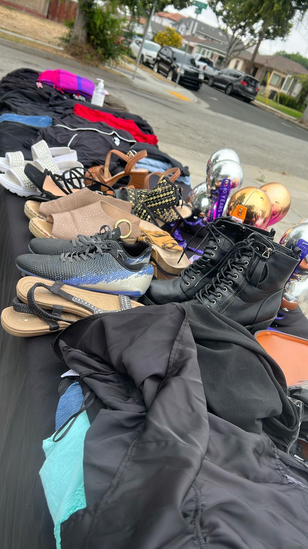 Yard Sale & FREE Lashes In Hawthorne - Sunday @7am