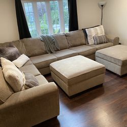 HUGE 7 SEAT SECTIONAL + 2 OTTOMANS!!!