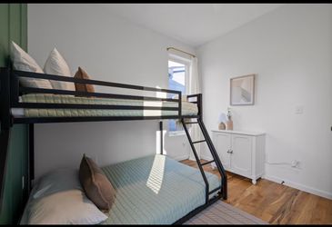 Metal Twin over Full Bunk Bed like new
