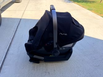Nuna Infant Car Seat with Base