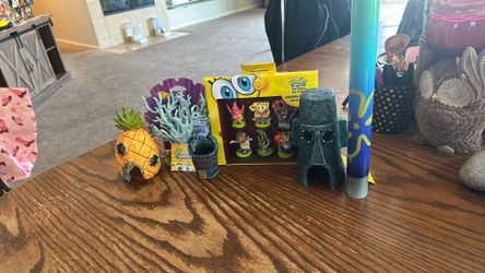 SpongeBob fish tank figurines