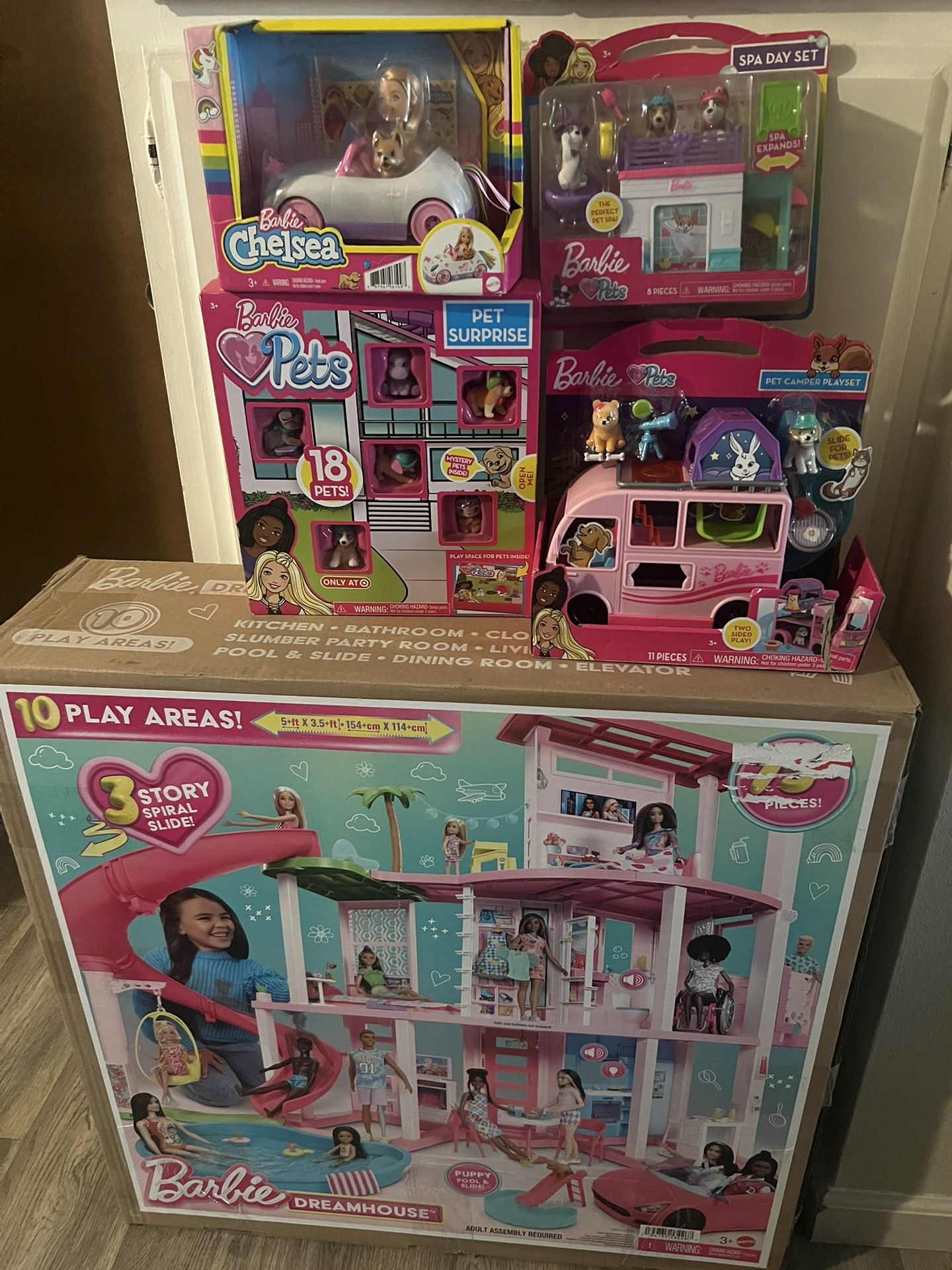 Barbie Dreamhouse / Spa Day Set / Pets Surprise / Pet Camper Playset / Chelsea Car