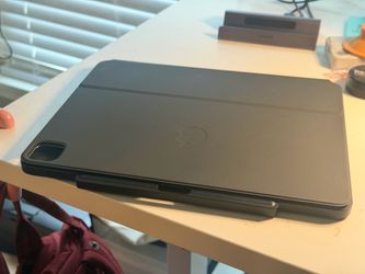 iPad 12.9 Magic Keyboard and Satechi iPad Case