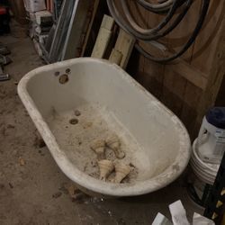 Claw Foot Soaker Tub 