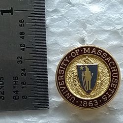 1997 UNIVERSITY OF MASSACHUSETTS GOLD TONE TIE TACK LAPEL PIN