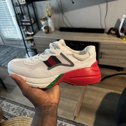 Gucci Shoes 