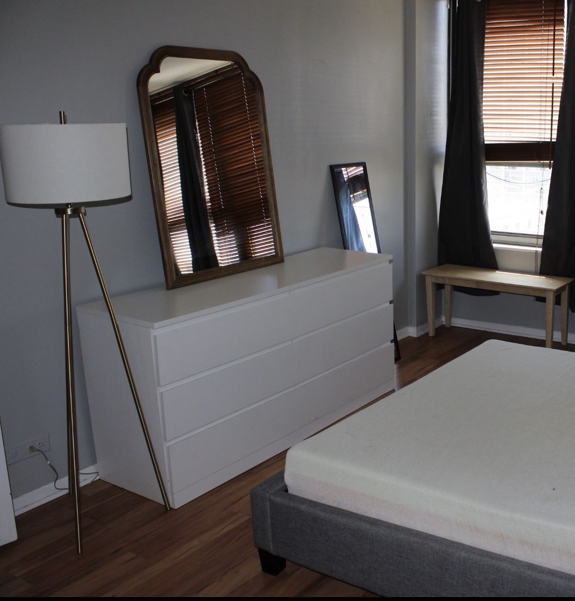 Ikea Malm (6) Drawer dresser White for Sale in Chicago, IL OfferUp