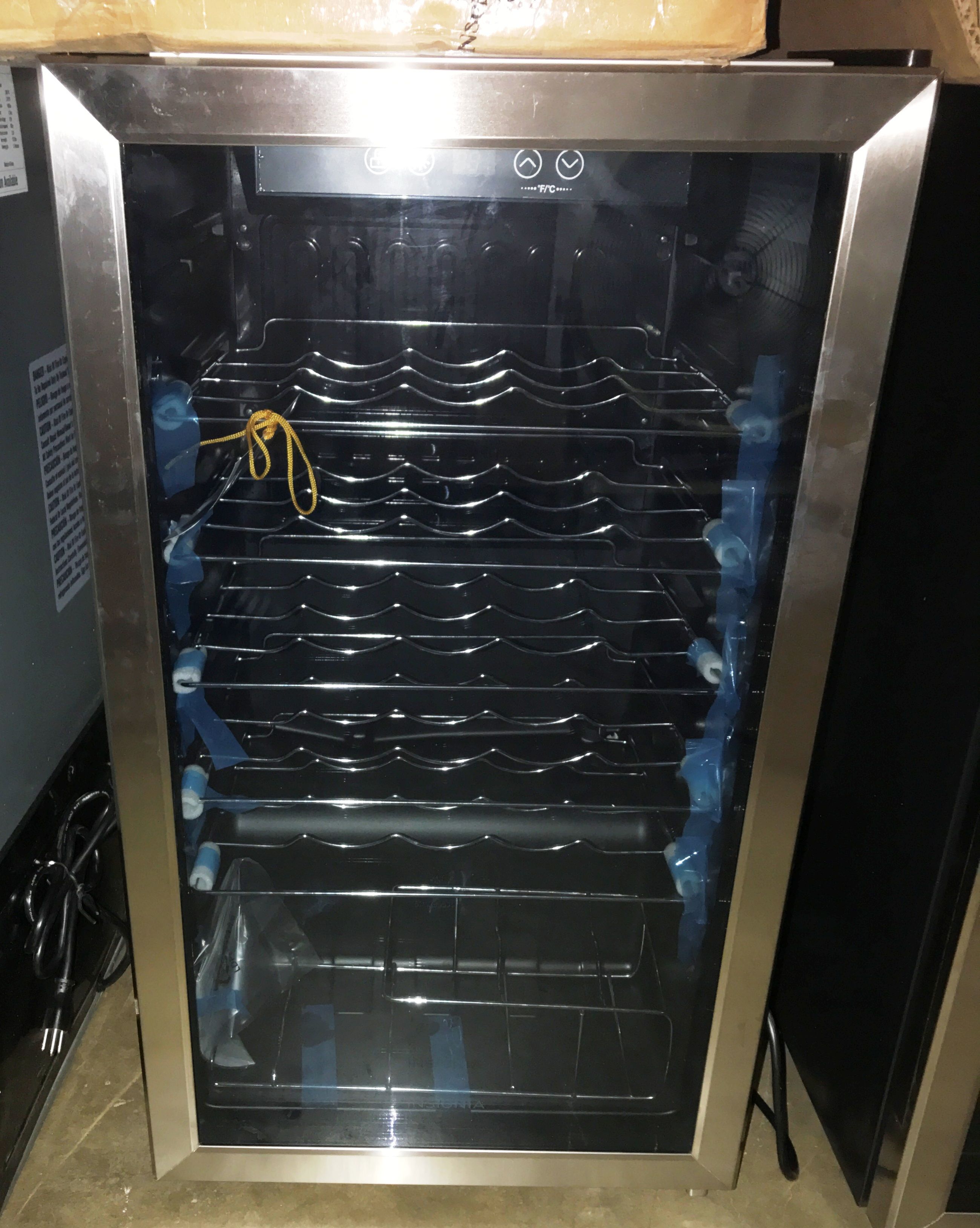 New Insignia 29 Bottle Wine Cooler Stainless steel NSWC29SS9 Dent