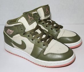 Nike Air Jordan 1 Mid Trooper GS Bleached Coral Sneakers 555112-225 Size 5Y 6.5 Women- USED NO BOX