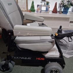 Teknique HD6 Power Wheelchair – Heavy Duty