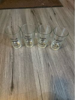 Set of 4 beer/drinking glasses