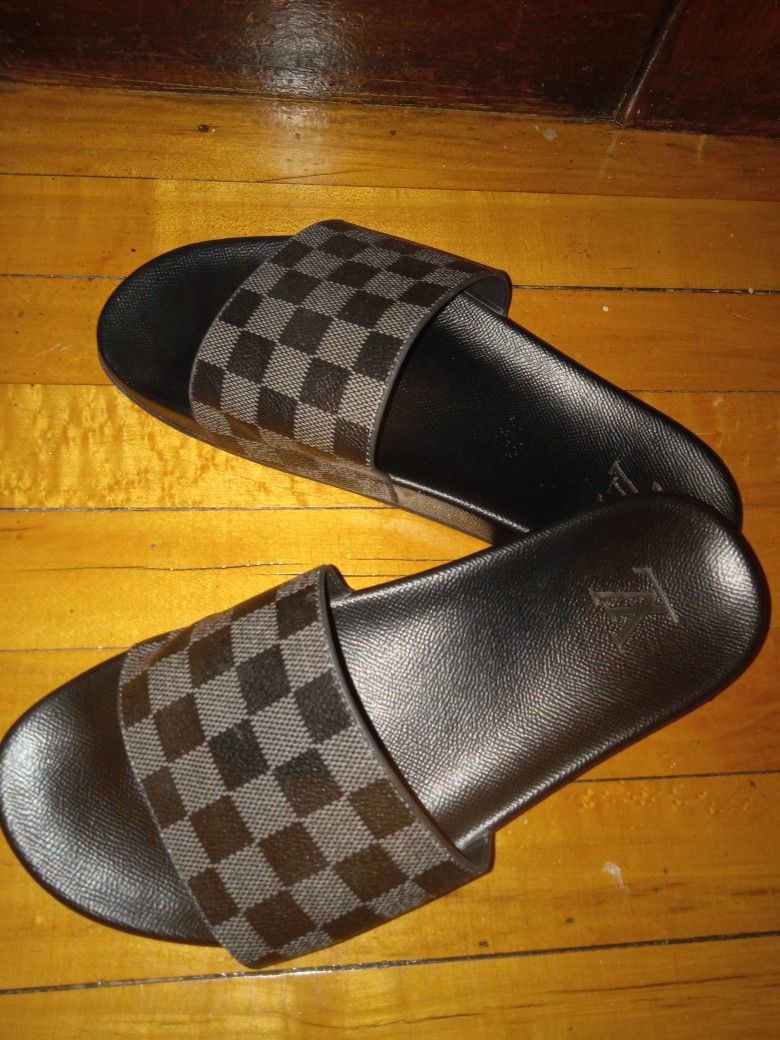 Louis Vuitton Slippers