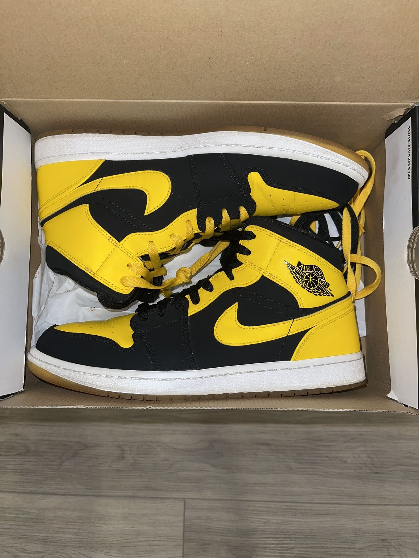 Jordan 1 New Love