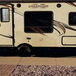 Small lightweight towable