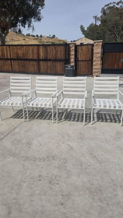 Set of 4 White Outdoor Patio Chairs
