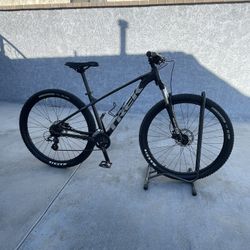 Trek Marlin 5 MTB Medium 29”