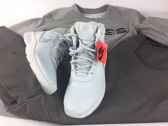 Nike waterproof sneaker