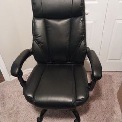 Chair/Desk/Black/ Masage Chair New