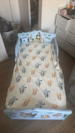 Toddler bed