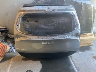 2023-2025 Kia Sportage rear lift gate