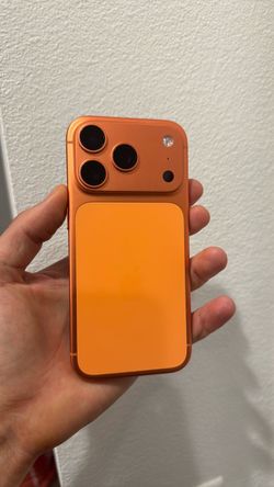 Apple iPhone 17 pro unlocked no sim restrictions 256gb 10/10 condition great  battery orange color