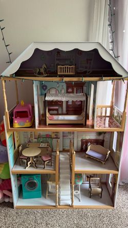Free doll house