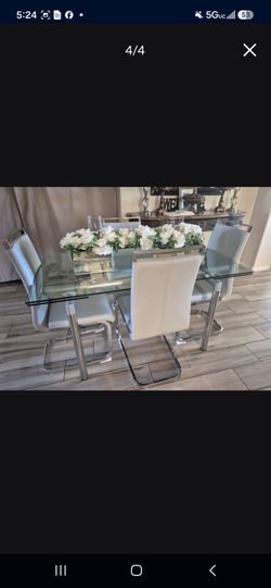 Beautiful Set Adjustable table with 4 chairs