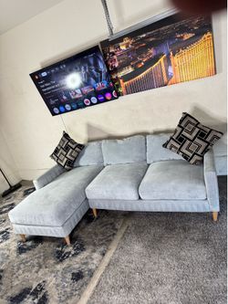 * Like New * Ashley furniture 2pc Modular sectional sofa ( Free Delivery )