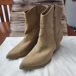 Dolce Vita Tan Heel Boots