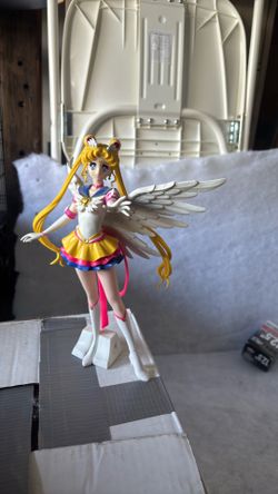Sailor moon figure