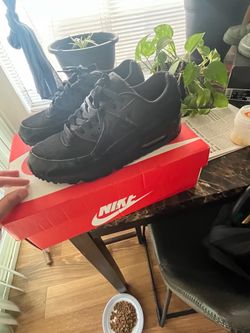 Nike Air Max 90 Triple Black Sneakers