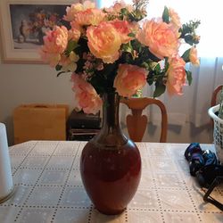 Beautiful Looking  Vase with A  FLORAL ARRANGEMENT THE  VASE IS 20INCHES TALL THE  FOLLOWING  WERE 50 DOLLARS 