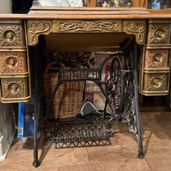 Singer, Sewing Machine Antique Cabinet