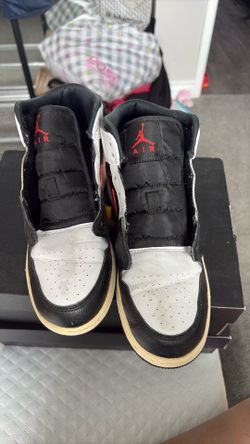 Air Jordan mid grade school size 6y