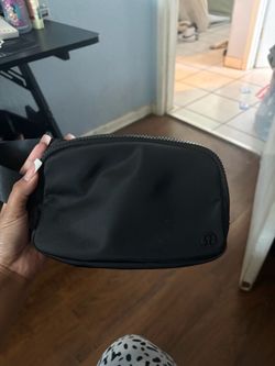 Lululemon Black fanny pack