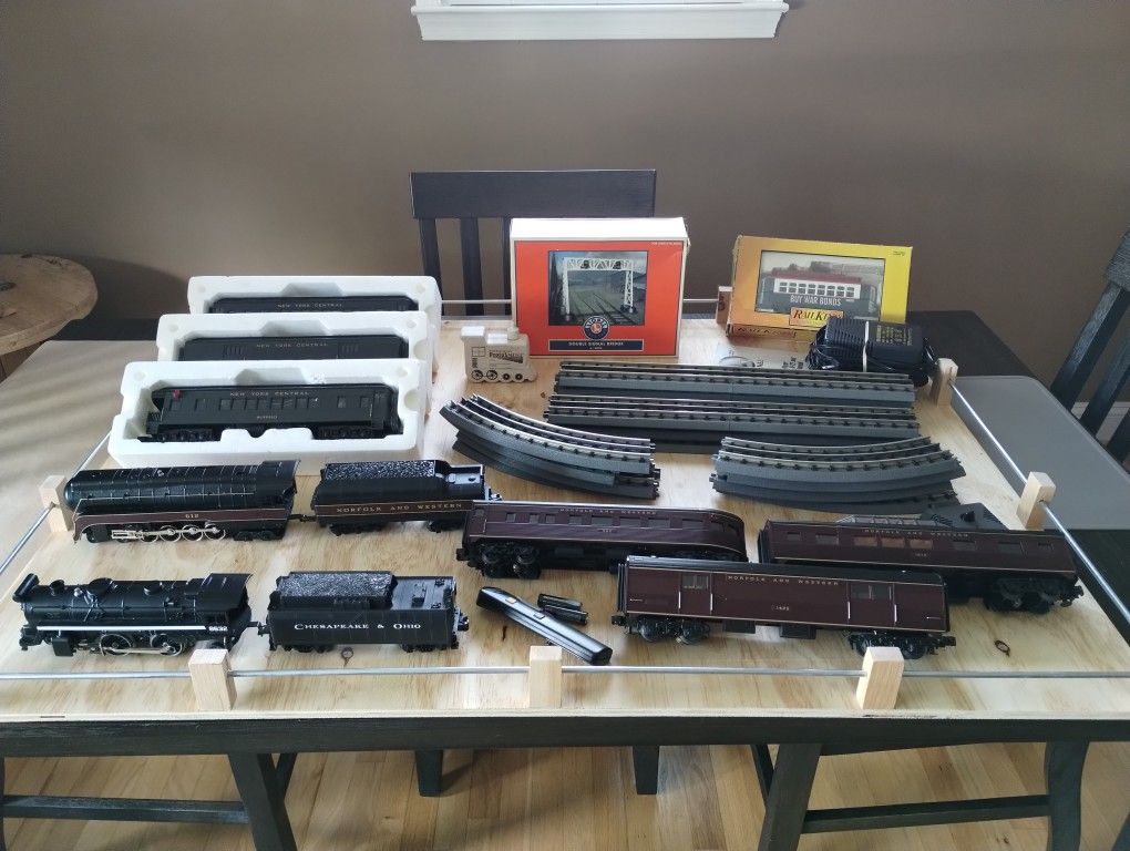 Lionel And MTH Train Sets