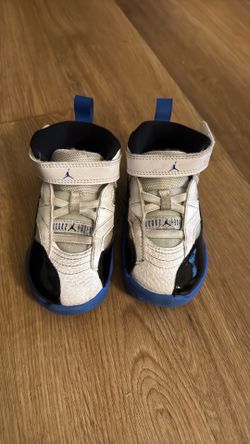 Jordan’s size 7.5/7.5c