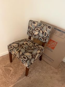 (4) Upholstered Accent Chair with Leaf Pattern