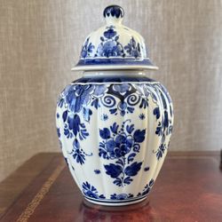 Delft Blue Ginger Jar Urn Zenith Gouda 6.25”