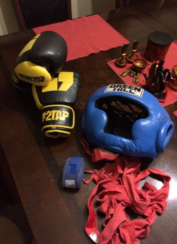 2tuf2tap Boxing gloves and green hill head guard