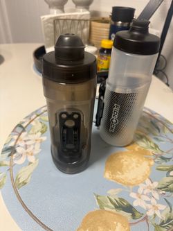 FIDLOCK bottled water brand new (and extra bottled new too)
