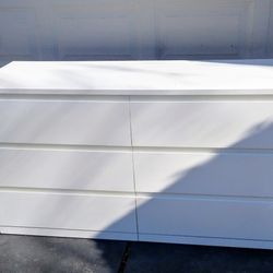 White Dresser  ( Like NEW)