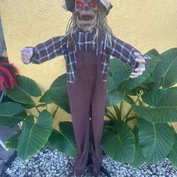 Scarecrow Halloween Decoration 