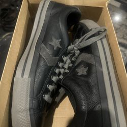 Converse Adult Vulc Men’s Size 7.5